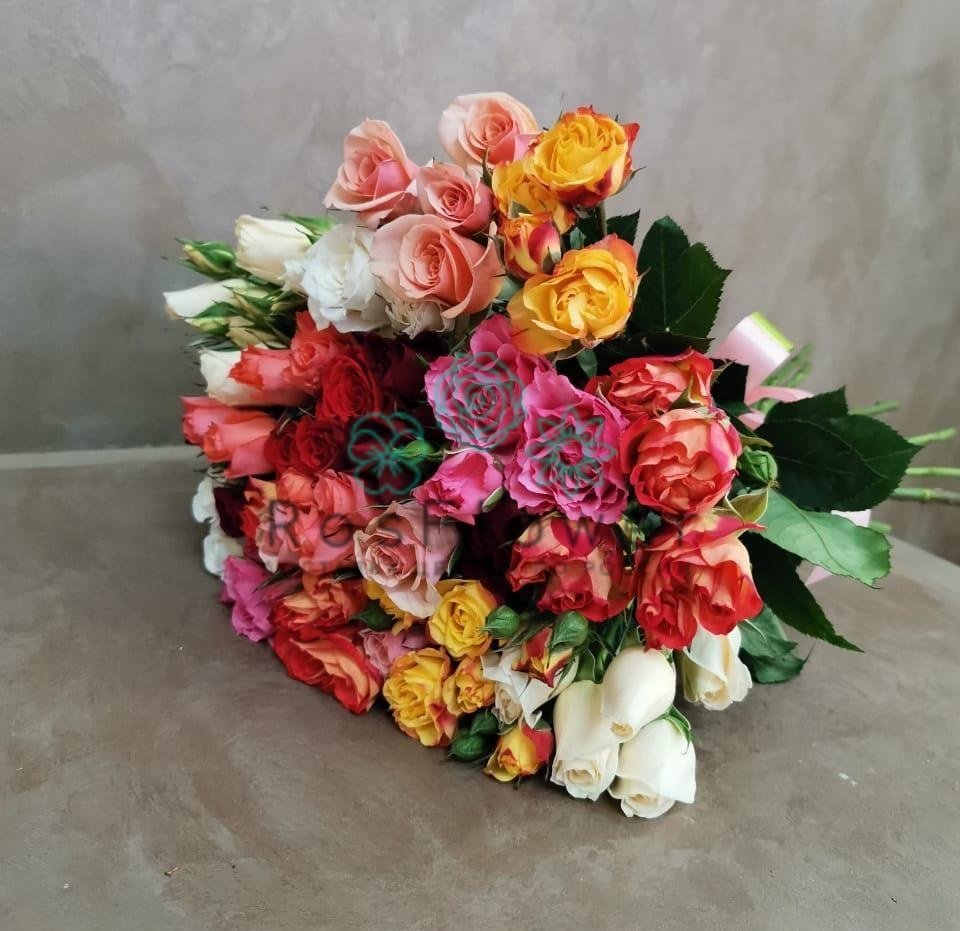 Букет цветов из: Розы в Новомарковке