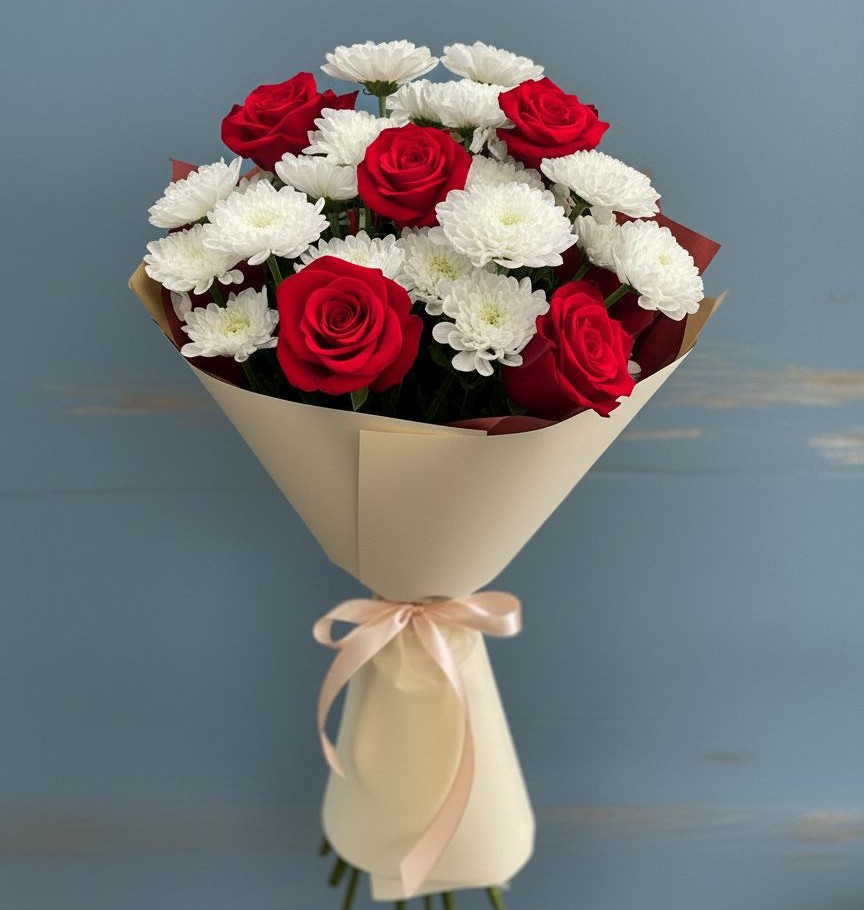 Букет цветов из: Розы и Хризантемы в Новомарковке