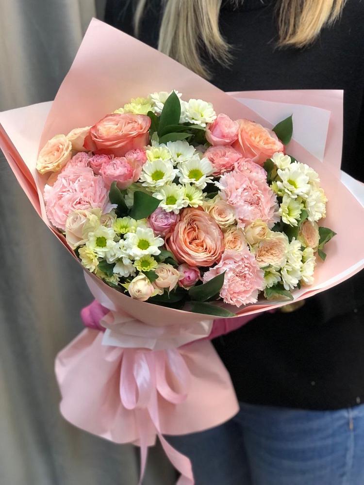 Букет цветов из: Гвоздики, Розы и Хризантемы в Новомарковке