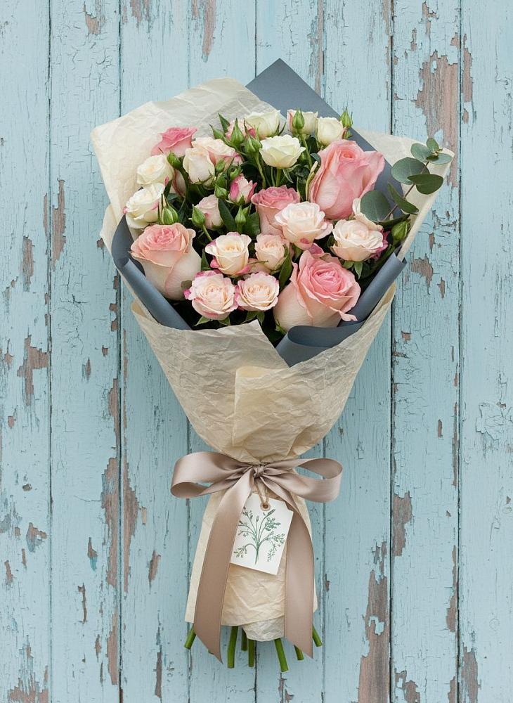 Букет цветов из: Розы в Новомарковке