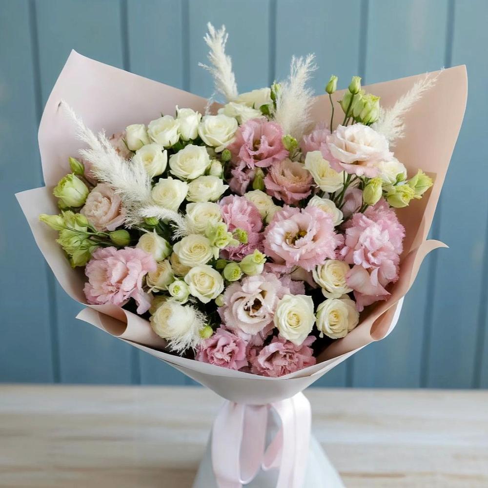 Букет цветов из: Альстромерии и Розы в Новомарковке