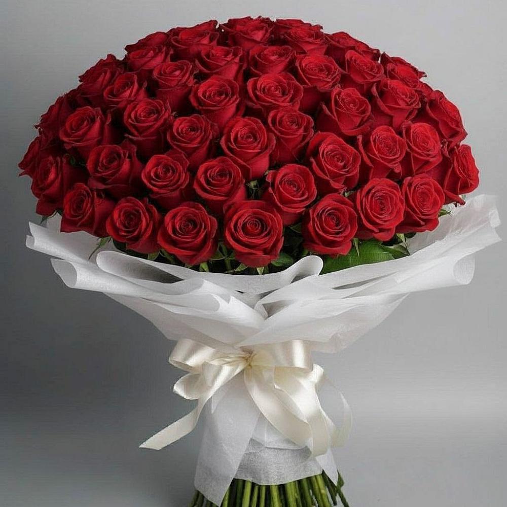 Букет 101 Красная роза Блэк Мэджик в Новомарковке