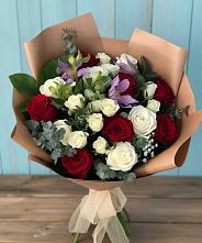 Букет цветов из:  Розы и Альстромерии в Новомарковке