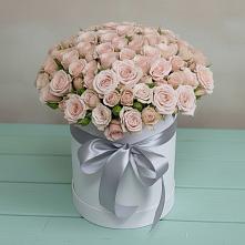 Цветочная композиция из Розы в шляпной коробке в Новомарковке