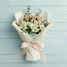 Букет цветов из:  Альстромерии #REPLACE_PRED# Новомарковке