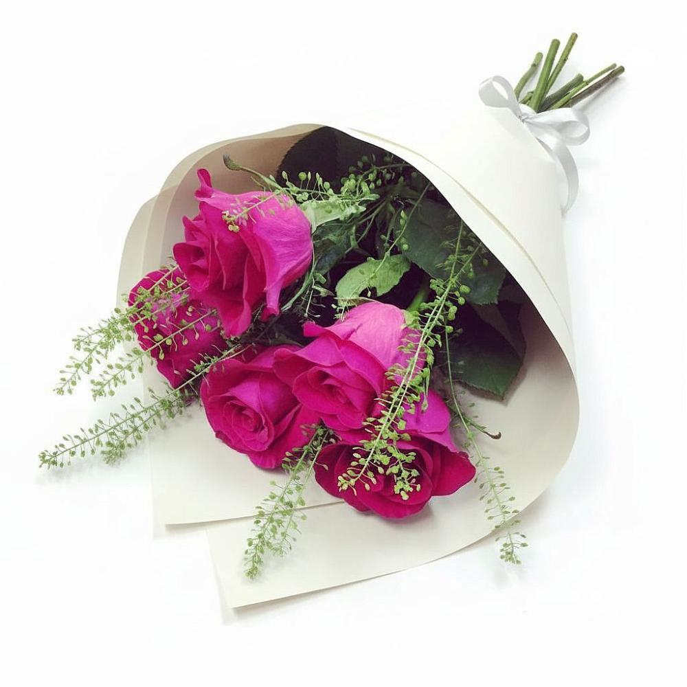 Букет цветов из: Розы в Новомарковке