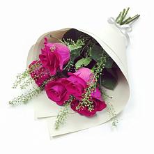 Букет цветов из:  Розы в Новомарковке