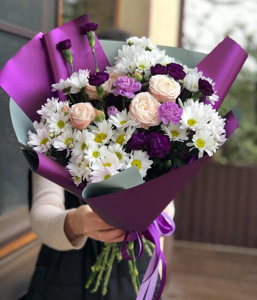 Букет цветов из: Хризантемы, Гвоздики и Розы в Новомарковке
