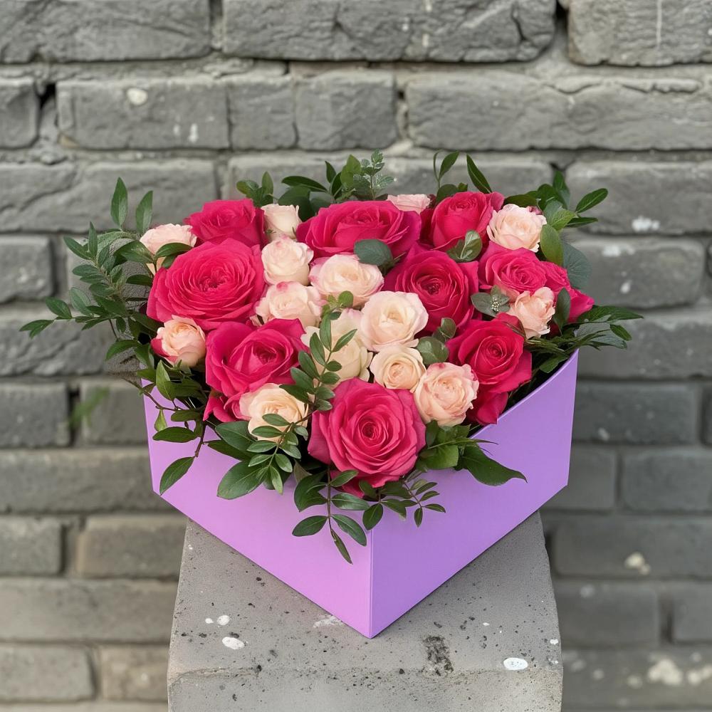 Цветочная композиция из Розы в коробке в Новомарковке
