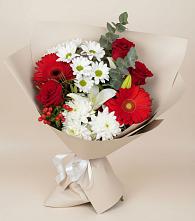 Букет цветов из:  Розы, Хризантемы, Герберы и Лилии в Новомарковке