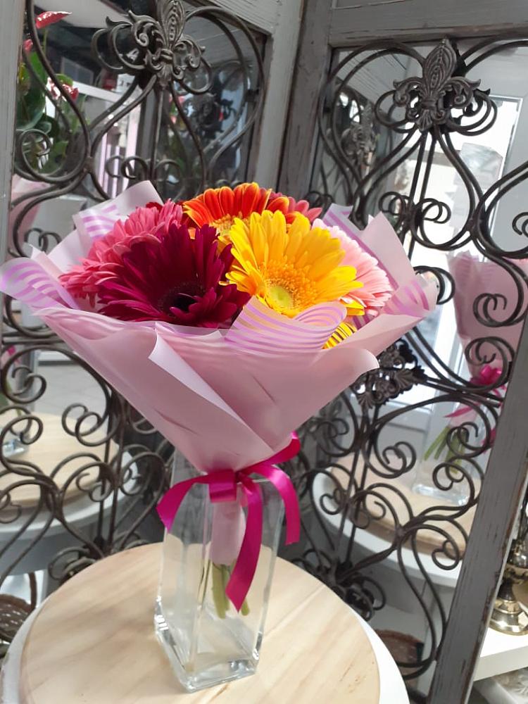 Букет цветов из: Герберы в Новомарковке