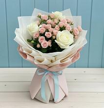 Букет цветов из:  Розы в Новомарковке
