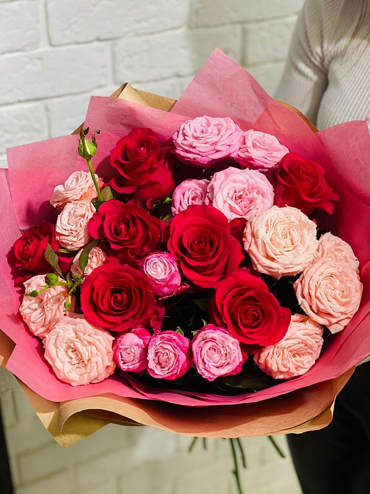 Букет цветов из: Розы в Новомарковке