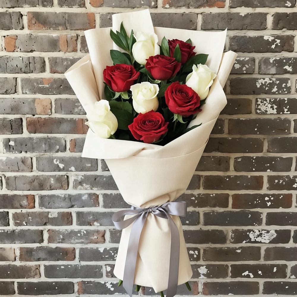 Букет цветов из: Розы в Новомарковке