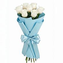 Букет 7 белых роз Проуд в Новомарковке