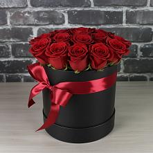 Цветочная композиция из Розы в шляпной коробке в Новомарковке