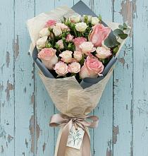 Букет цветов из:  Розы в Новомарковке