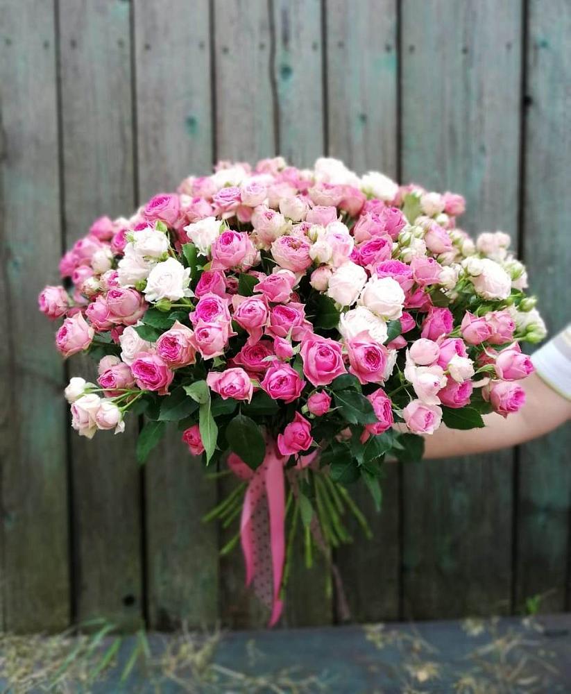 Букет Розовые кустовые розы Натали и Лав Лидия в Новомарковке