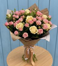 Букет цветов из:  Розы в Новомарковке