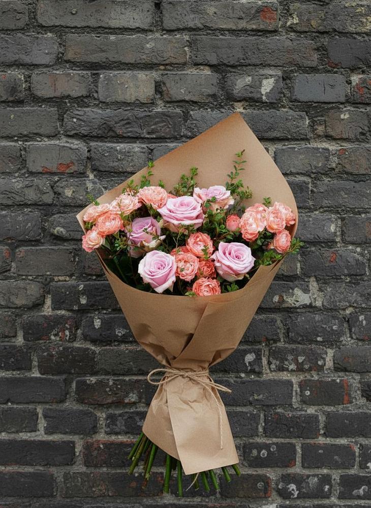 Букет цветов из: Розы в Новомарковке