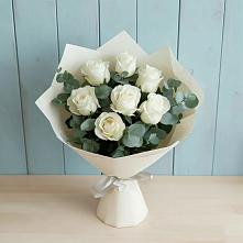 Букет Белые розы в Эвкалипте в Новомарковке