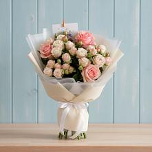 Букет цветов из:  Розы в Новомарковке